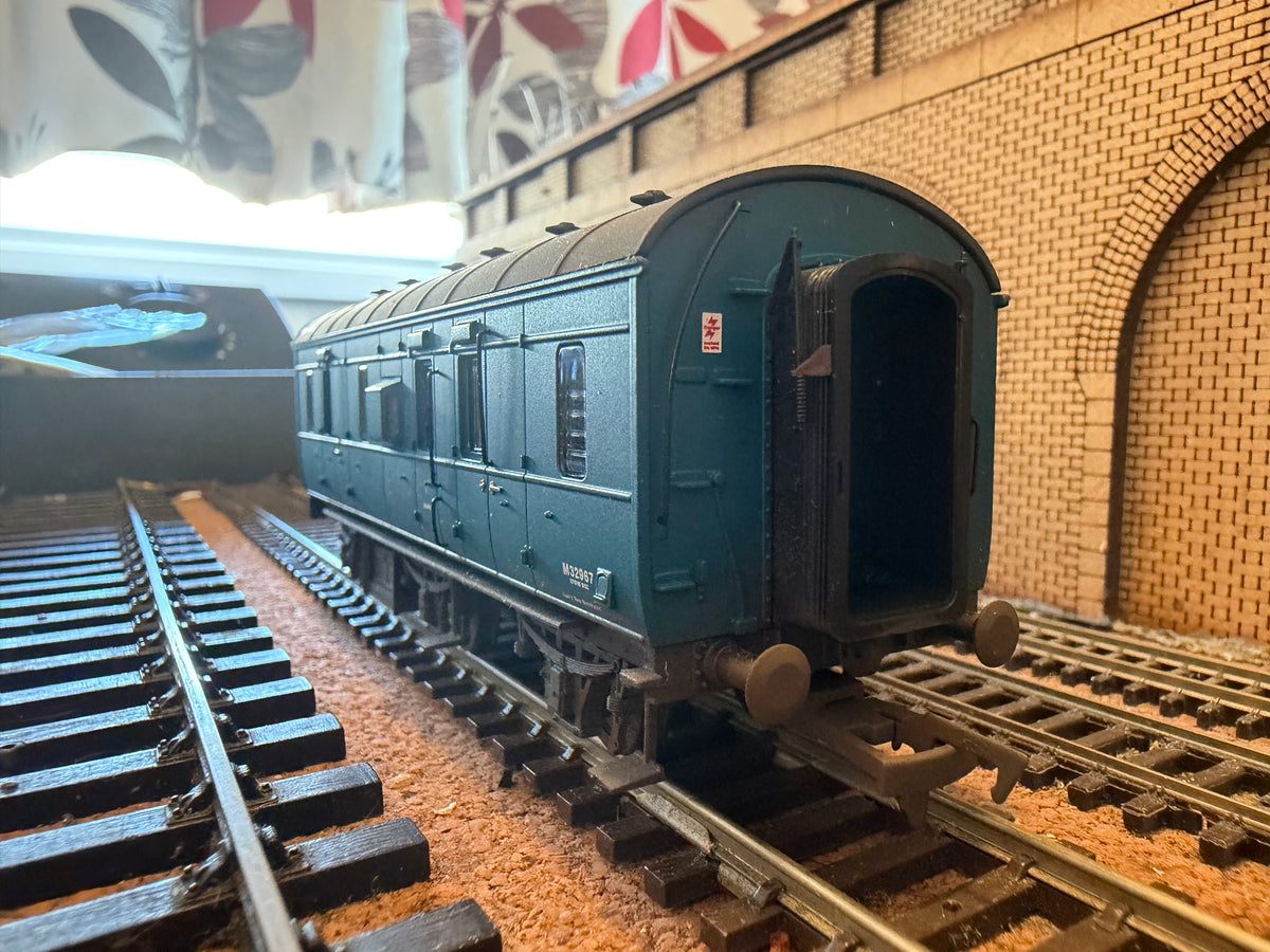 Dapol / Hornby Magazine HM005a (OO) Ex LMS Stove R Luggage Brake No.M32967 in British Rail Blue