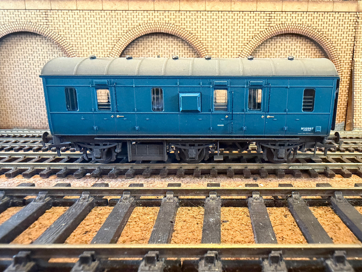 Dapol / Hornby Magazine HM005a (OO) Ex LMS Stove R Luggage Brake No.M32967 in British Rail Blue