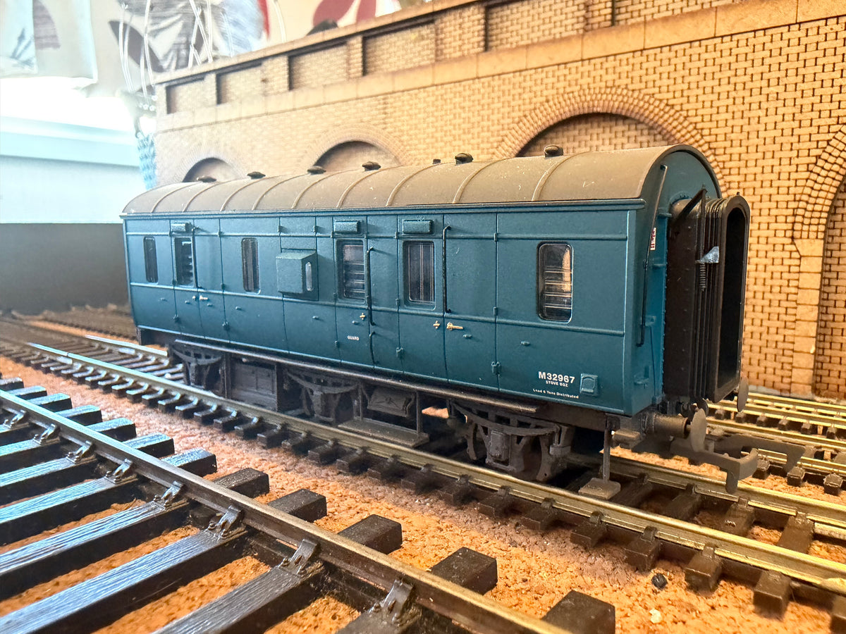 Dapol / Hornby Magazine HM005a (OO) Ex LMS Stove R Luggage Brake No.M32967 in British Rail Blue