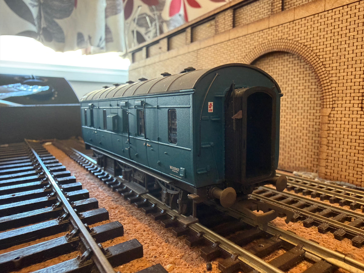 Dapol / Hornby Magazine HM005a (OO) Ex LMS Stove R Luggage Brake No.M32967 in British Rail Blue