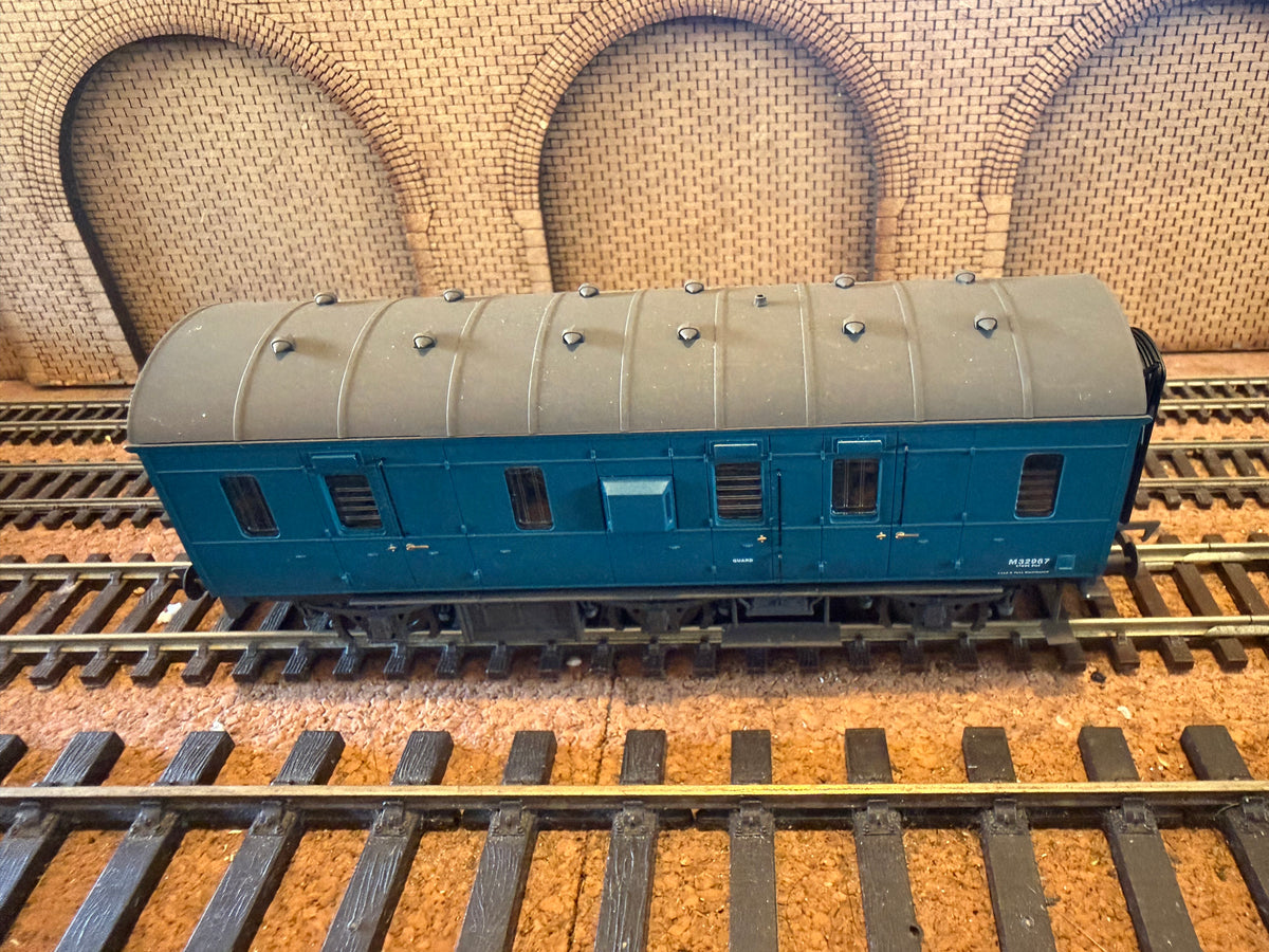 Dapol / Hornby Magazine HM005a (OO) Ex LMS Stove R Luggage Brake No.M32967 in British Rail Blue