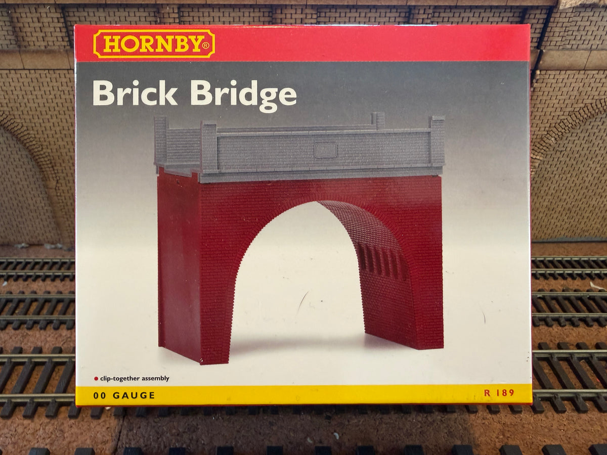 Hornby R189 (OO) Single Line, Brick Bridge