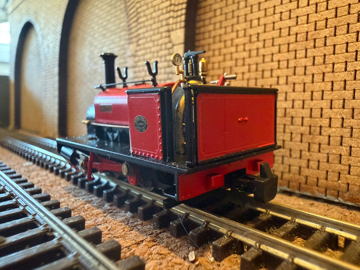 Bachmann 391-050 (OO9) Hunslet ‘Dinorwic Alice Type’ 0-4-0 “Alice” in Dinorwic Quarry Red. DCC Ready